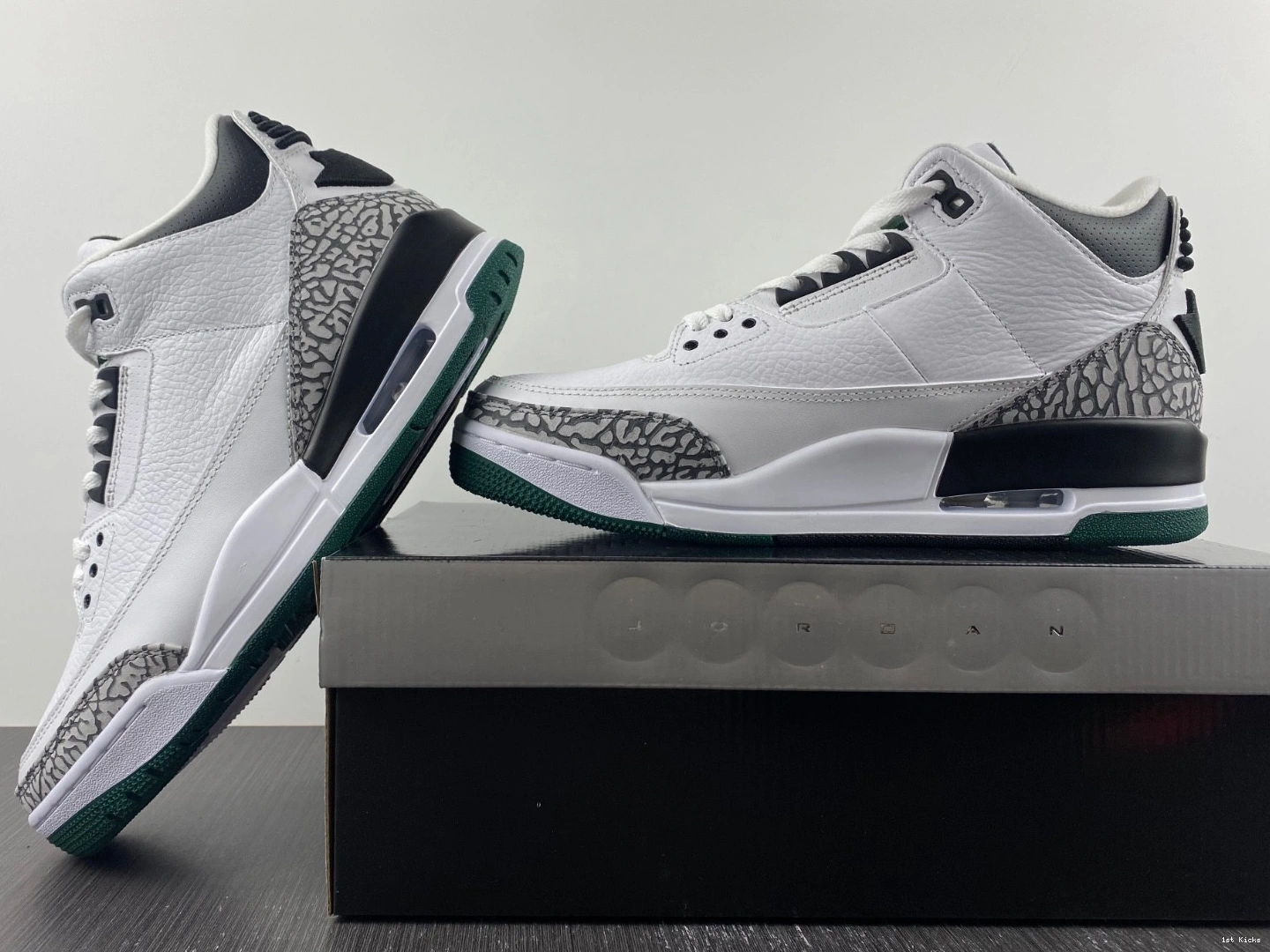 594282233 Retro  3 Ducks White Crew Oregon Jordan Pit 0114